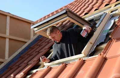 Pose de fenêtres de toit Velux à Limony